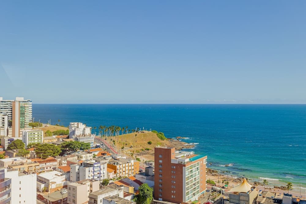 BR08 Apto a 220m Praia Farol da Barra