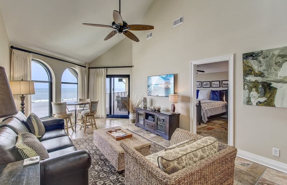 519 Seascape by Avantstay Shared Pool + Views, Incredible Interior Design