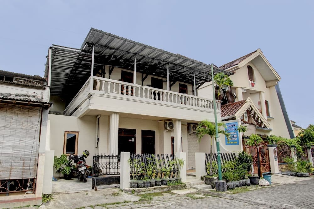 SPOT ON 93717 Nayus Homestay Syariah 4