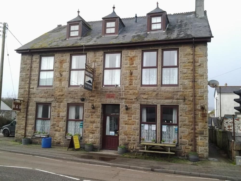 Konaklama yerinin ön cephesi