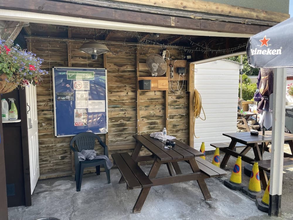 Açık havada yemek servisi