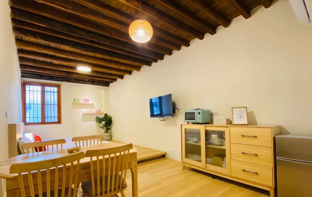 Phoeinx Guesthouse