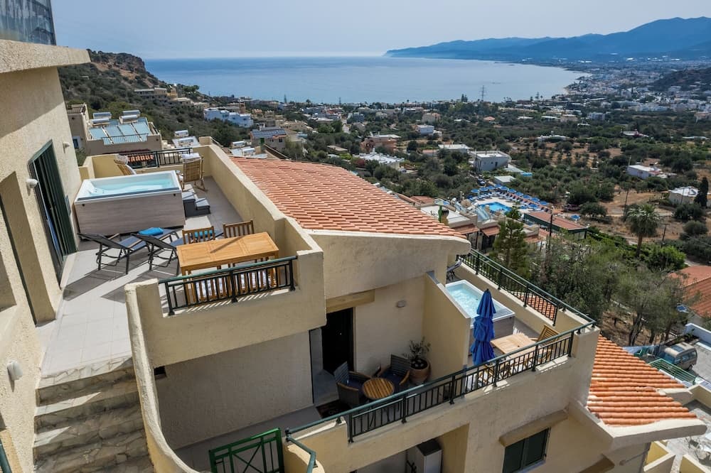 Blue Horizon Apartments