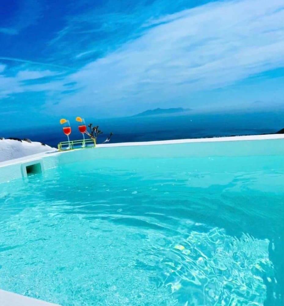 Amphora Villas Santorini Pyrgos