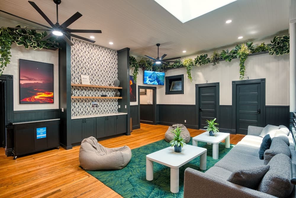 Howzit Hostels Hawaii