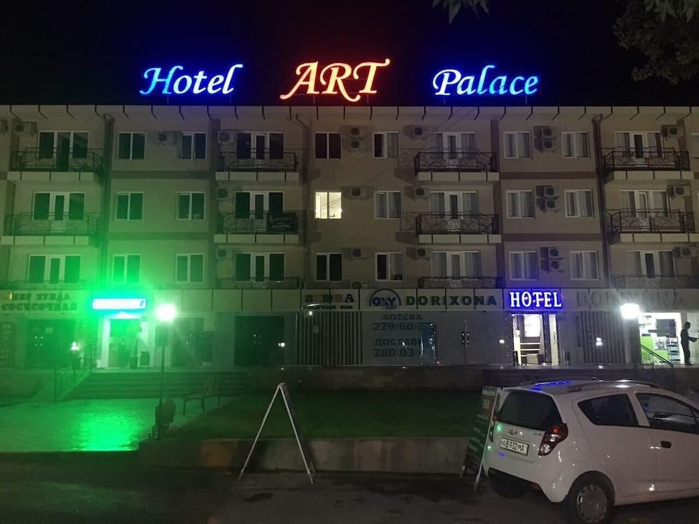 HOTEL ART PALACE