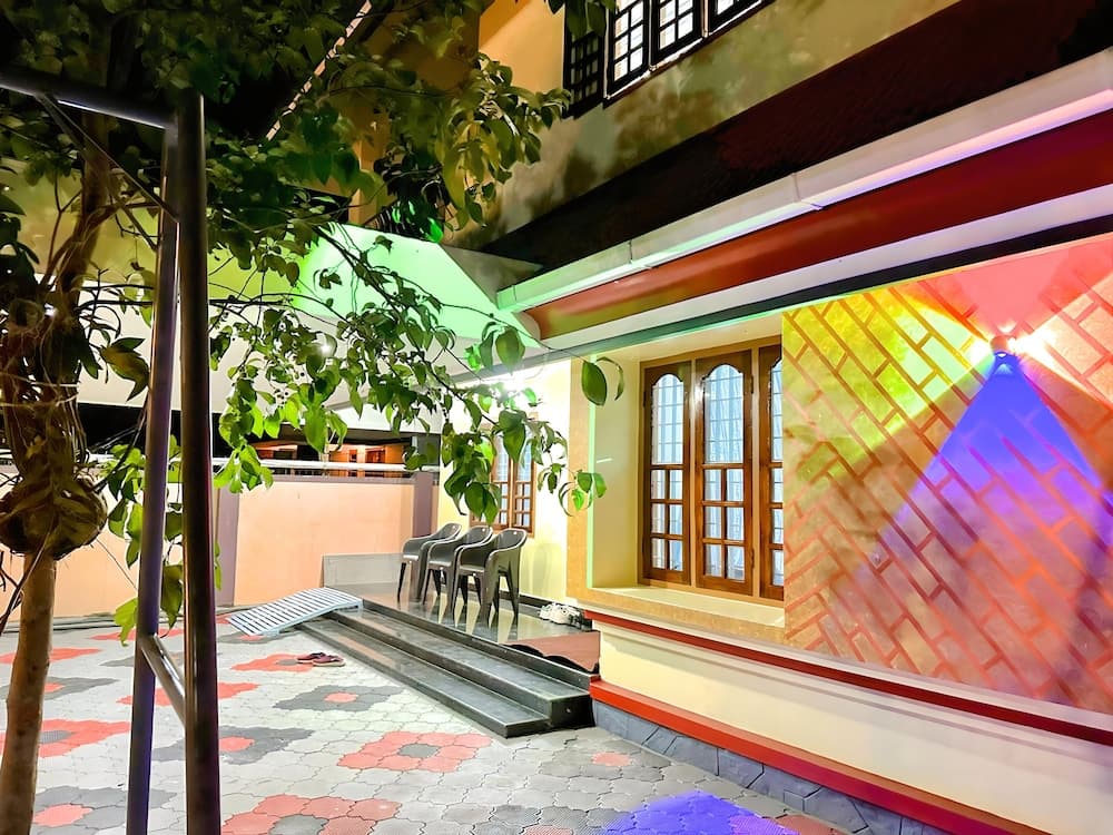 Konaklama yerinin ön cephesi