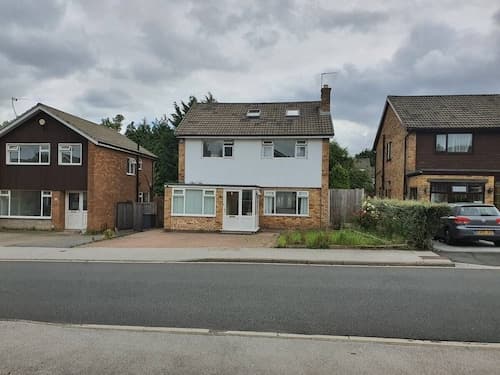Detached 4-bed House in Leeds