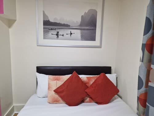 Deluxe 1-bed Apartment in Greenford