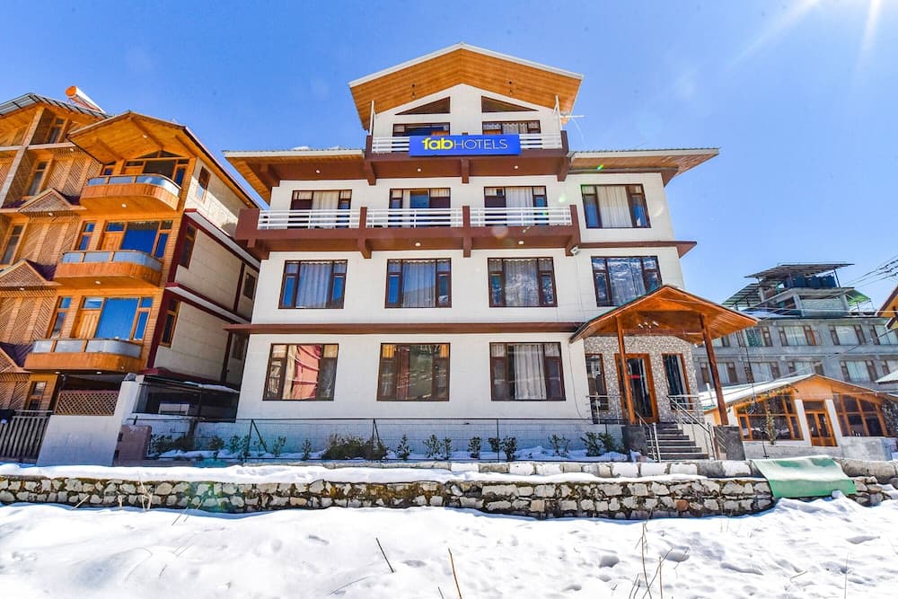 Fabhotel Manali Heaven