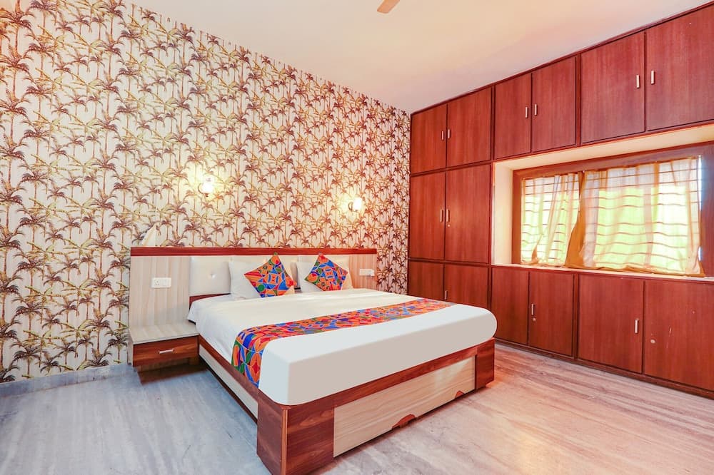 Fabhotel Lavish Palms