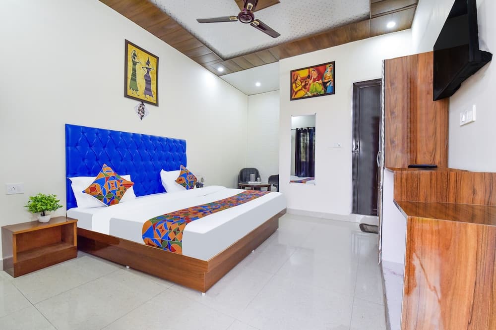 FabHotel Golden Oak Villa