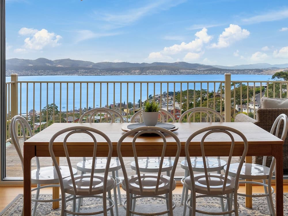 Spectacular Views - 2 Bedroom House