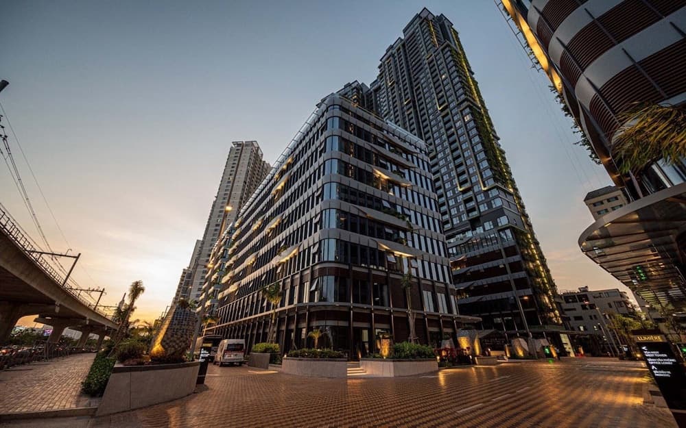 The LUMIERE Riverside Residence