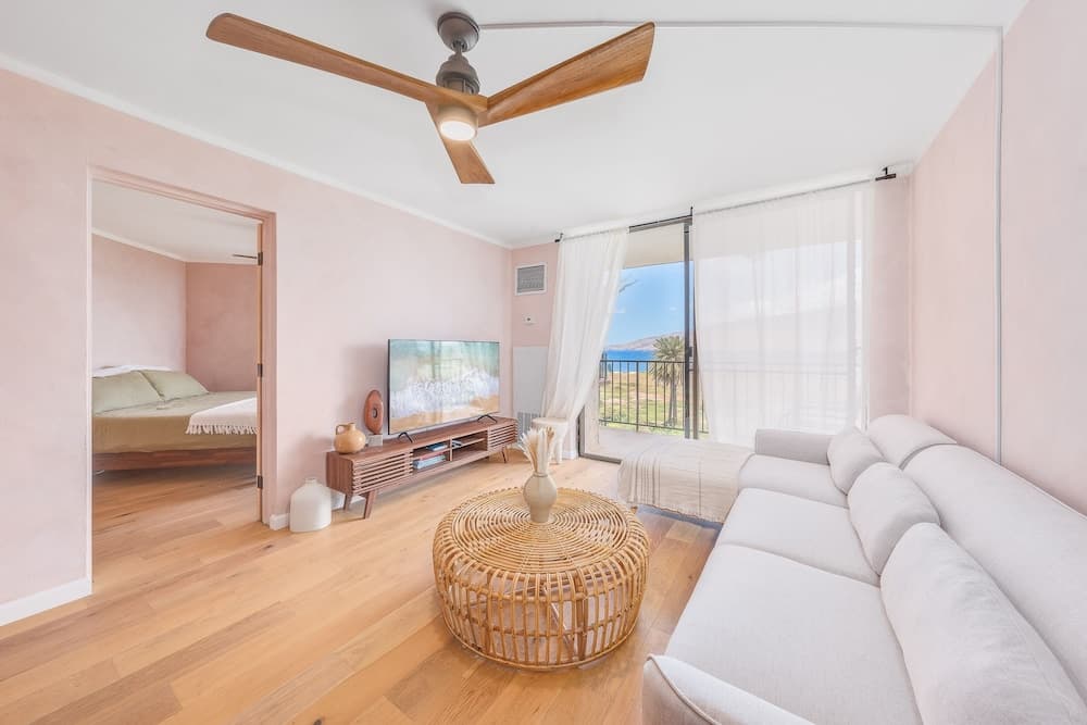Kauhale Makai 510 1 Bedroom Condo by RedAwning