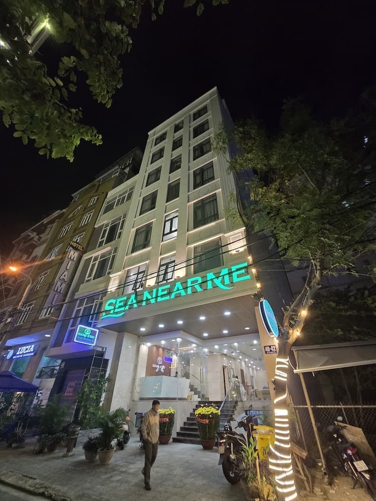 Sea Near Me Hotel Danang