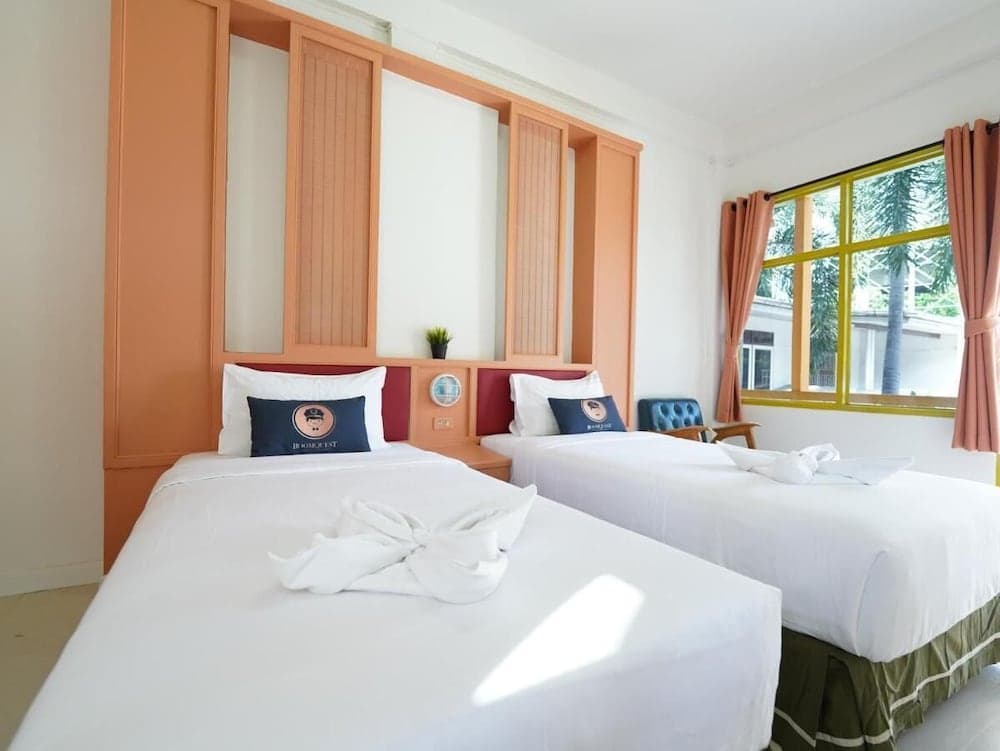 RoomQuest Hotel Pratunam