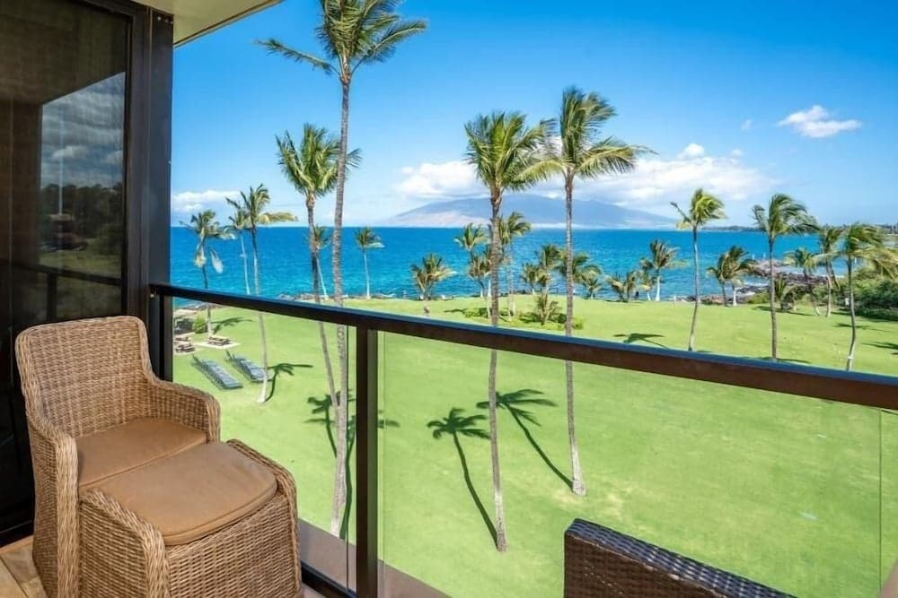 Kihei Surfside, #512 1 Bedroom Condo by RedAwning