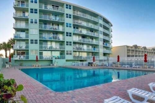 611 3 Beds Luxury Oceanfront Studio