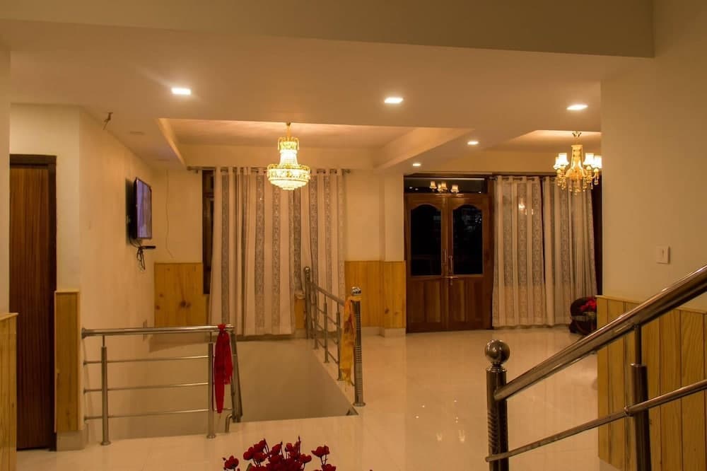Hotel Highland Unit Of Vaishnavi Hotels