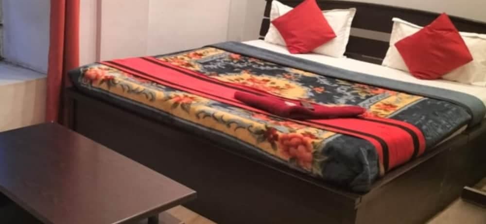 Goroomgo White Palace Hotel & Resort New Alipore Kolkata