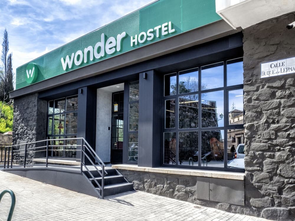 Wonder Hostel
