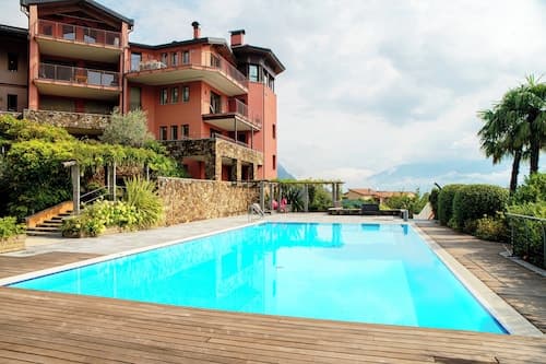 Menaggio Suites