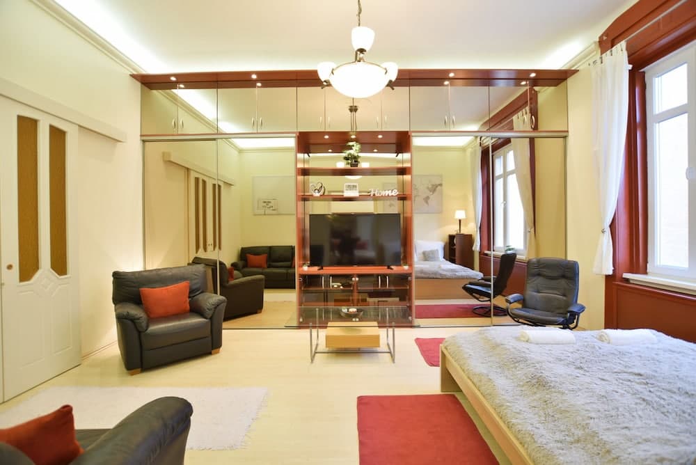 Ultra central apartment at Synagogue