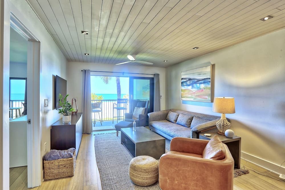 Land's End 11-203 Beach Front - Premier