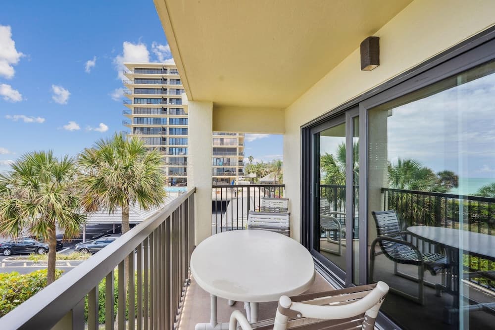 Land's End 11-307 Beach Front - Premier