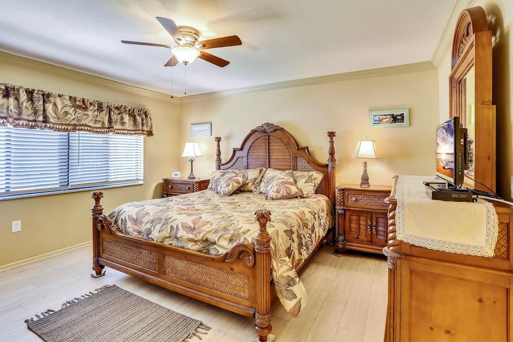 Land's End 11-407 Beach Front - Premier