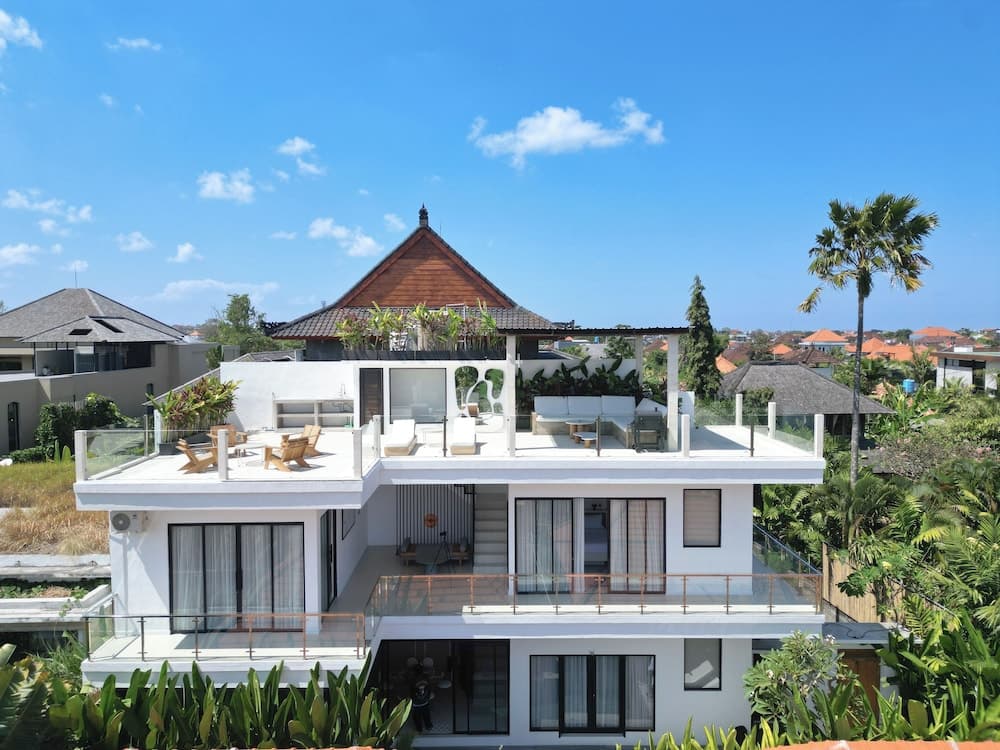 Sunset Rooftop Villa by Betterplace