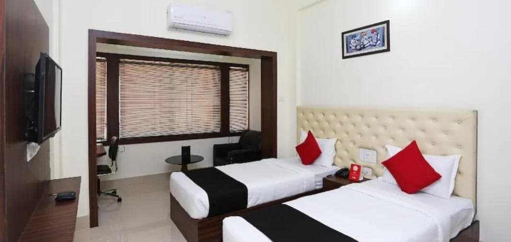 Goroomgo Hotel Tripletree Bhubaneswar