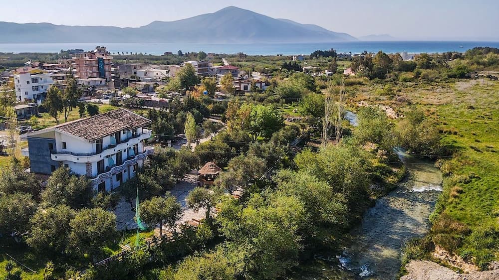 Oasis Hotel