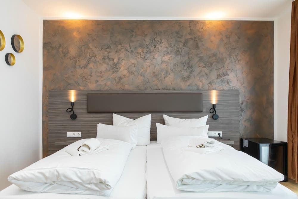 Central Hotel & Lounge Adult Only
