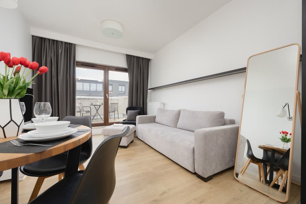 1 Bedroom Apartment Sarmacka by Renters