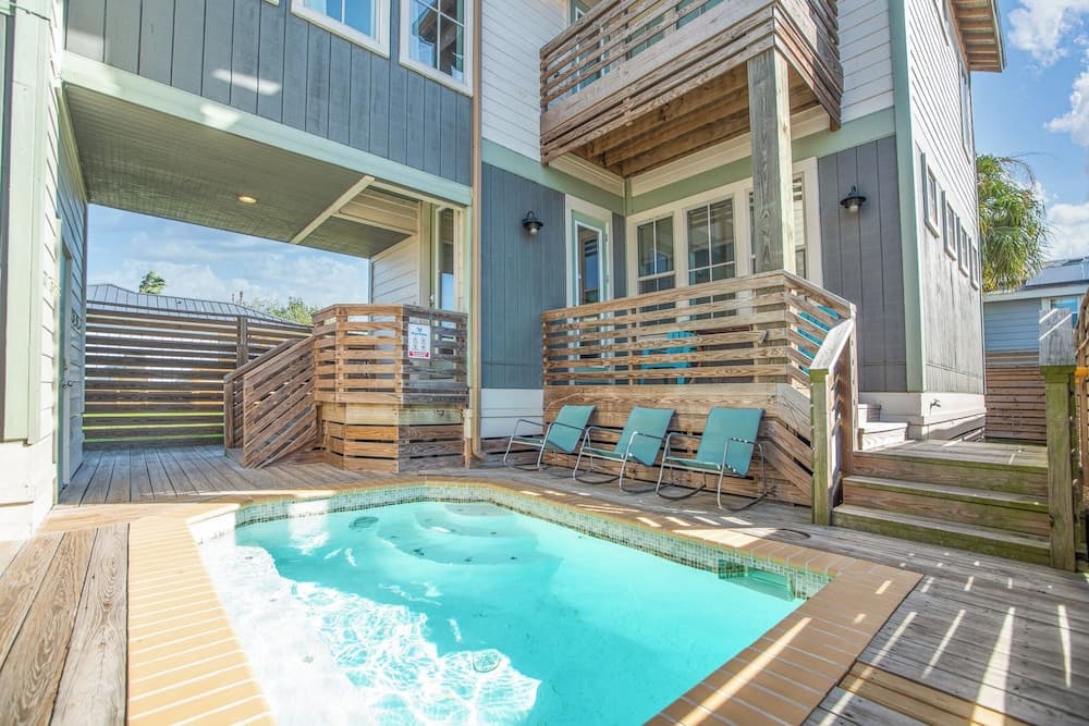 The Oyster House - Pet Friendly! Golf Cart Included!