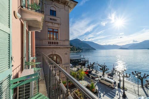 Lakefront Retreat - Celeste