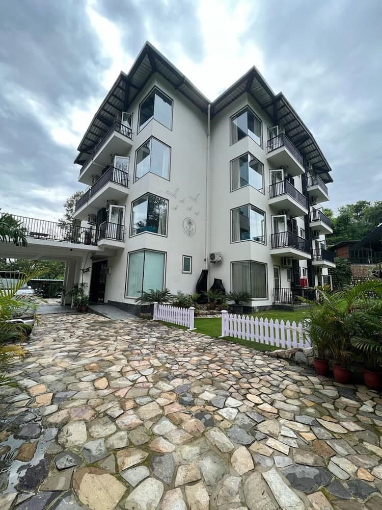 Ataraxia Crestmont Resorts & Spa