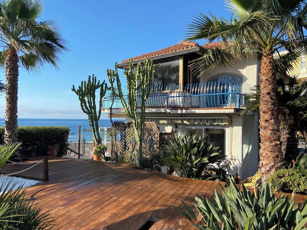 VILLA RITA SEA FROT VIEW