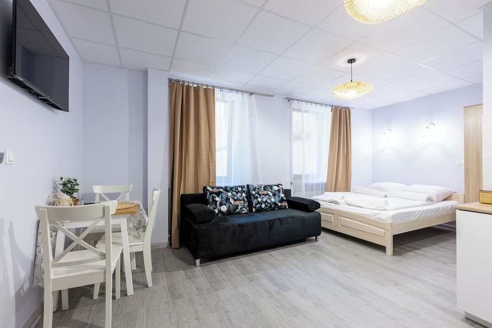 Shick Hostel & Apartments