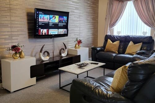 Bolton-2bedroom-2bathroom-parking