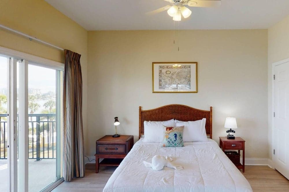 Palms Of Treasure Island #210