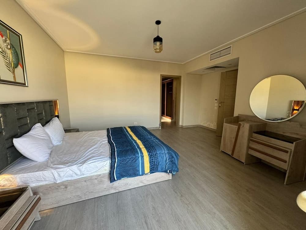 Penthouse with roof-amberville-NEWGIZA