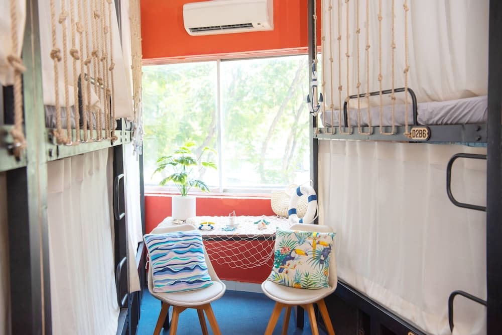 Grandma Lu Saigon - Pham Ngu Lao Str