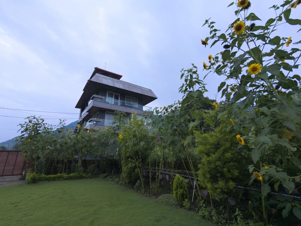 Konaklama yerinin ön cephesi