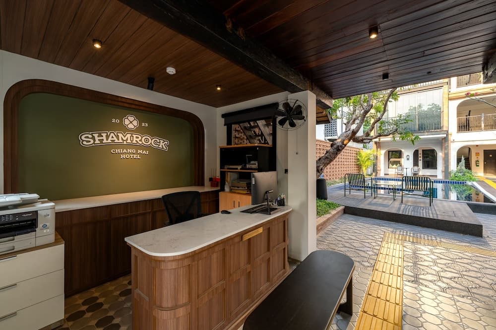 Shamrock Chiangmai Hotel - Adults Only