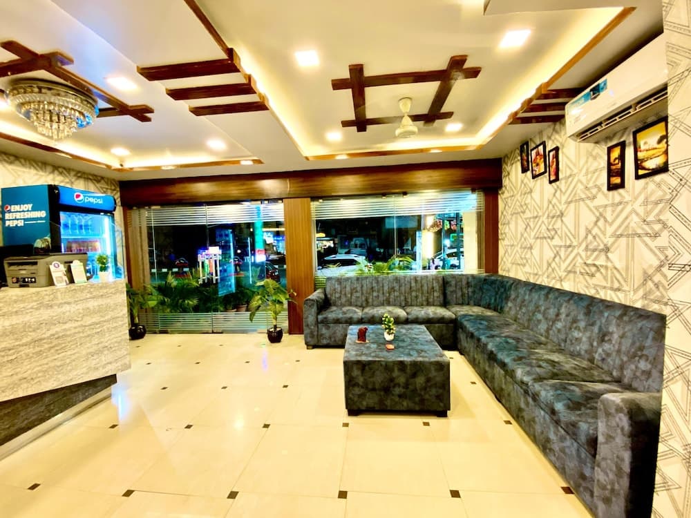 Hotel Sky Park - Airport Zone