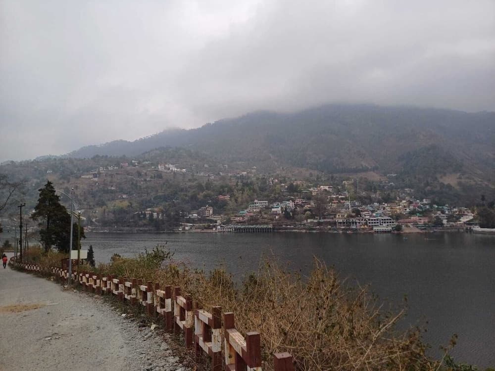 Mohini's Lake View Apartments Bhimtal