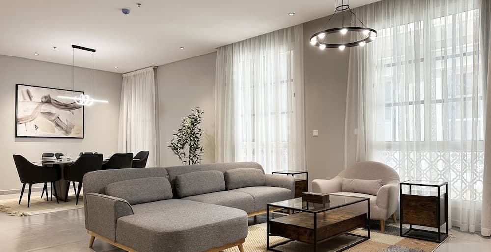 Ar Rabi F-7 Luxurious Creativity GX12